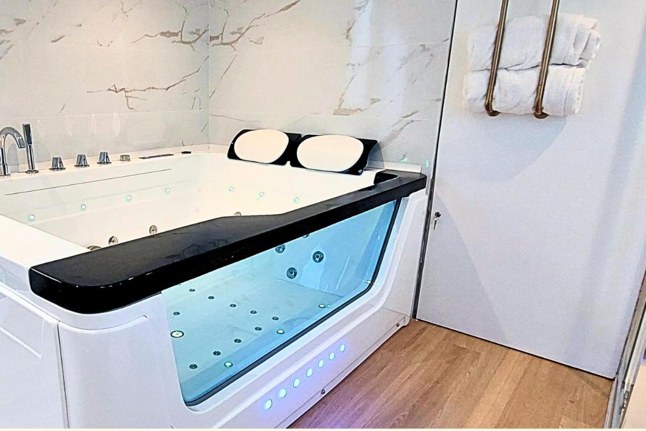 Artgold * Logement Haut De Gamme Spa Roanne Exterior foto